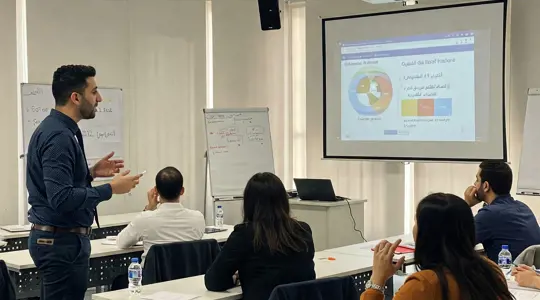 أخصائيو التدريب وتطوير الكوادر.jpg